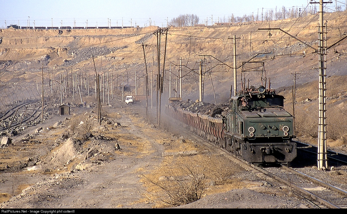 不常見(jiàn)的運(yùn)煤電力機(jī)車