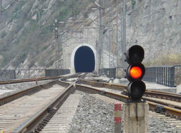 石家莊哪些學校開設鐵道信號專業？