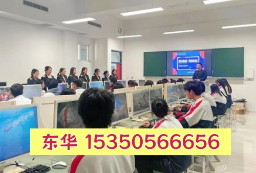 石家莊東華鐵路學校有校服嗎？平時讓穿校服嗎？